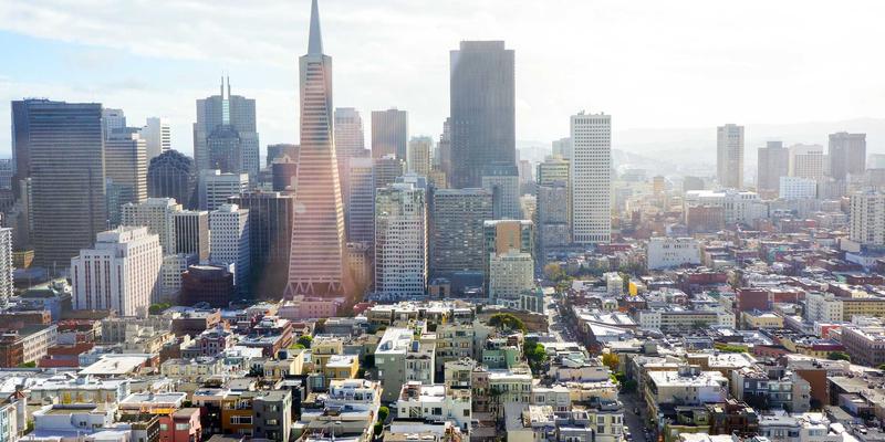 从慈善捐赠到心灵守护：企业社会责任中心理辅导与公益援助的创新融合