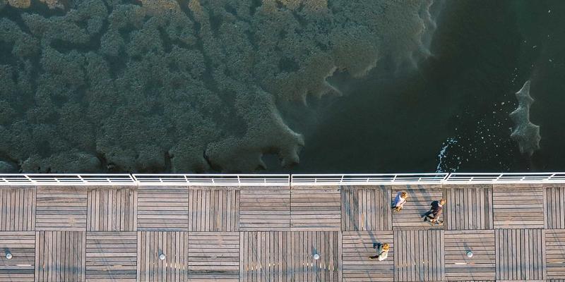 点亮未来:聚焦男孩成长的教育援助与公益慈善评测